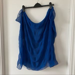 Blue circle scarf